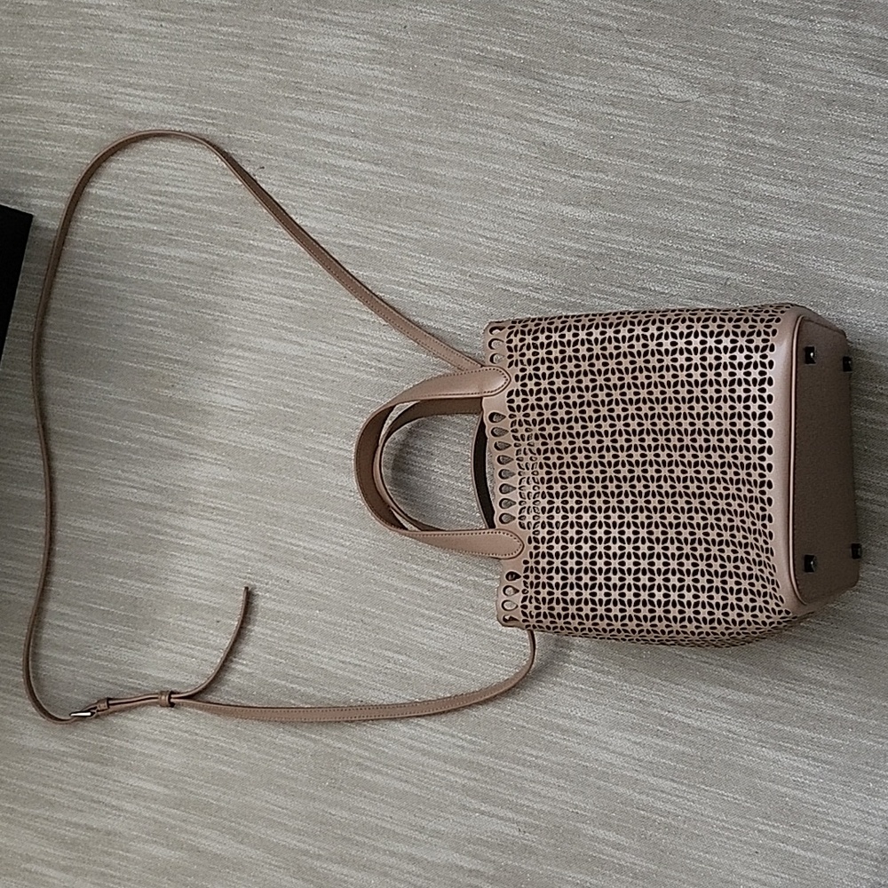Alaia bucket bag
